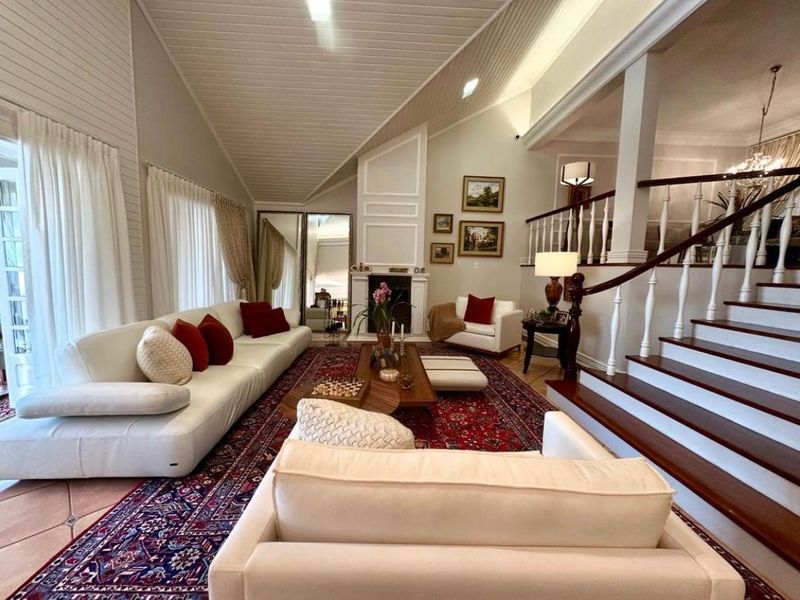 Casa à venda com 4 dormitórios, 2 banheiros, 2 vagas de garagens e 468m² de área privativa no bairro Jardim Itália