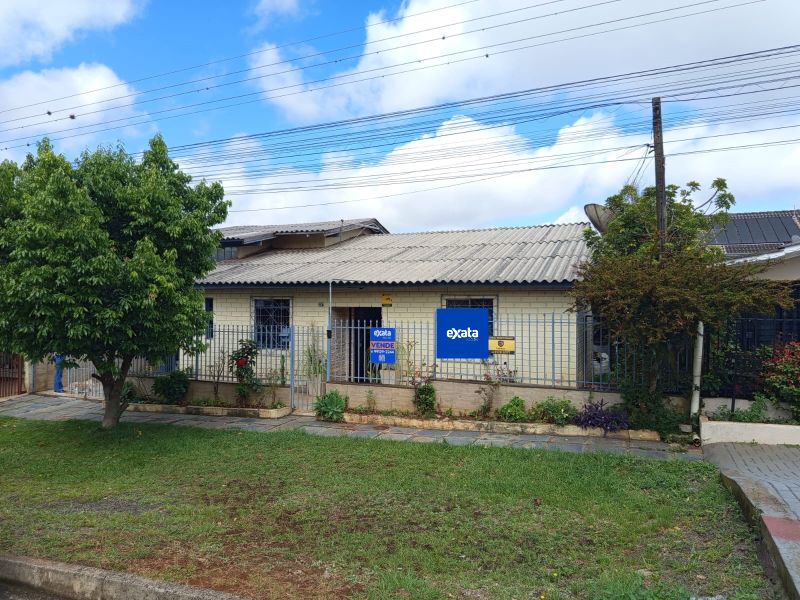 Casa à venda com 3 dormitórios, 3 banheiros, 3 vagas de garagens e 224m² de área privativa no bairro Universitário