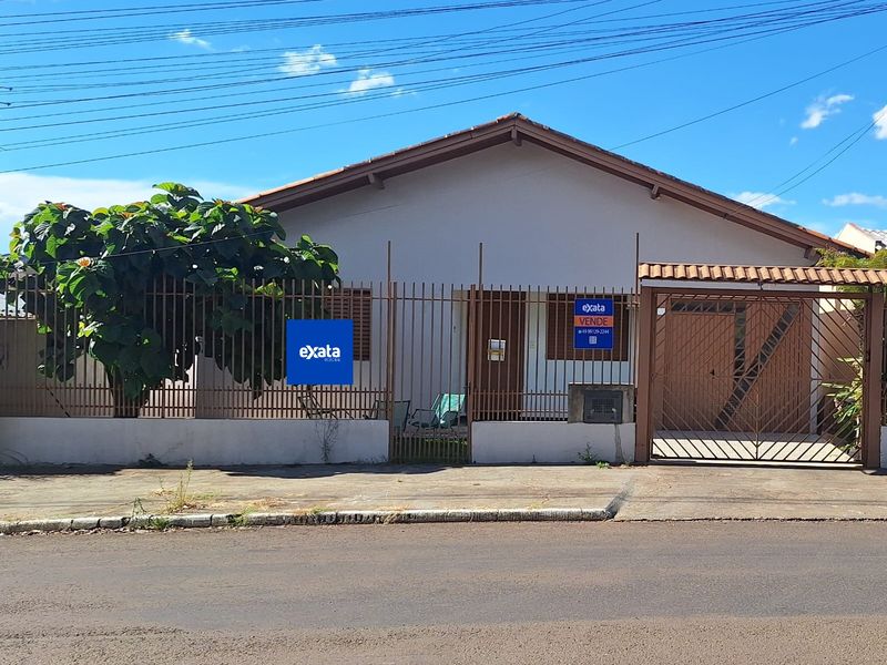 Casa à venda com 3 dormitórios, 1 banheiro, 2 vagas de garagens e 112m² de área privativa no bairro Quedas do Palmital