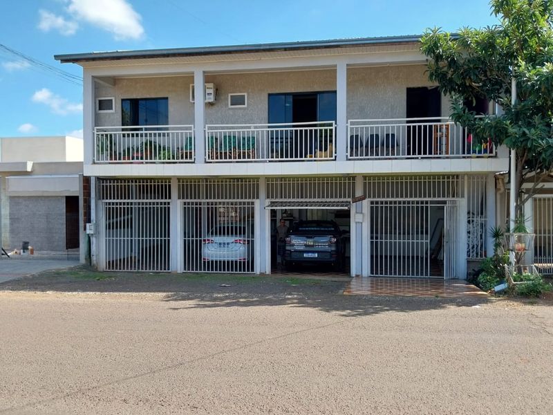 Casa à venda com 3 dormitórios, 1 banheiro, 4 vagas de garagens e 298m² de área privativa no bairro Cristo Rei