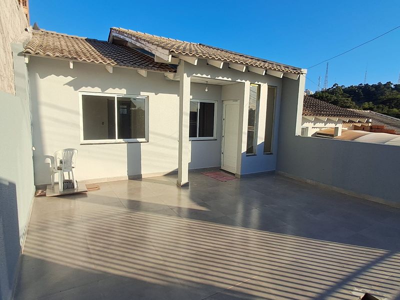 Casa à venda com 2 dormitórios, 1 banheiro e 48m² de área privativa no bairro Boa Vista