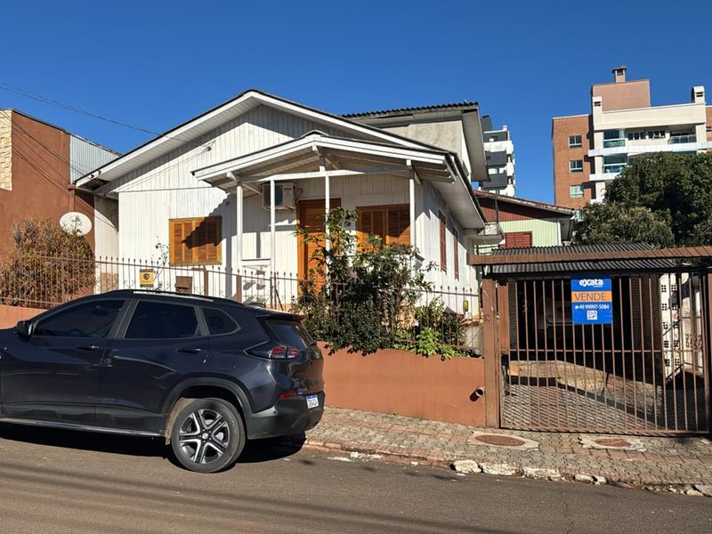 Casa à venda com 4 dormitórios, 3 banheiros, 1 vaga de garagem e 120m² de área privativa no bairro Jardim Itália